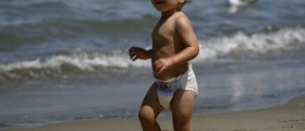 Beach tips for parents with babies and small children
