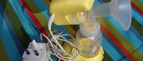 Breastfeeding and pumping at same time