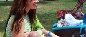 Breastfeeding moms less competent?