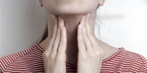 15 Warning Signs And Symptoms Of Hypothyroidism (Underactive Thyroid) In Adults