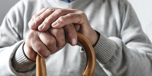 Месяц осведомленности о болезни Альцгеймера и мозга: помощь людям с деменцией в борьбе с большими изменениями