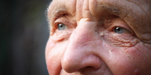 Поведение и болезнь Альцгеймера: 3 лекарства, которые лечат поведенческие и личностные изменения