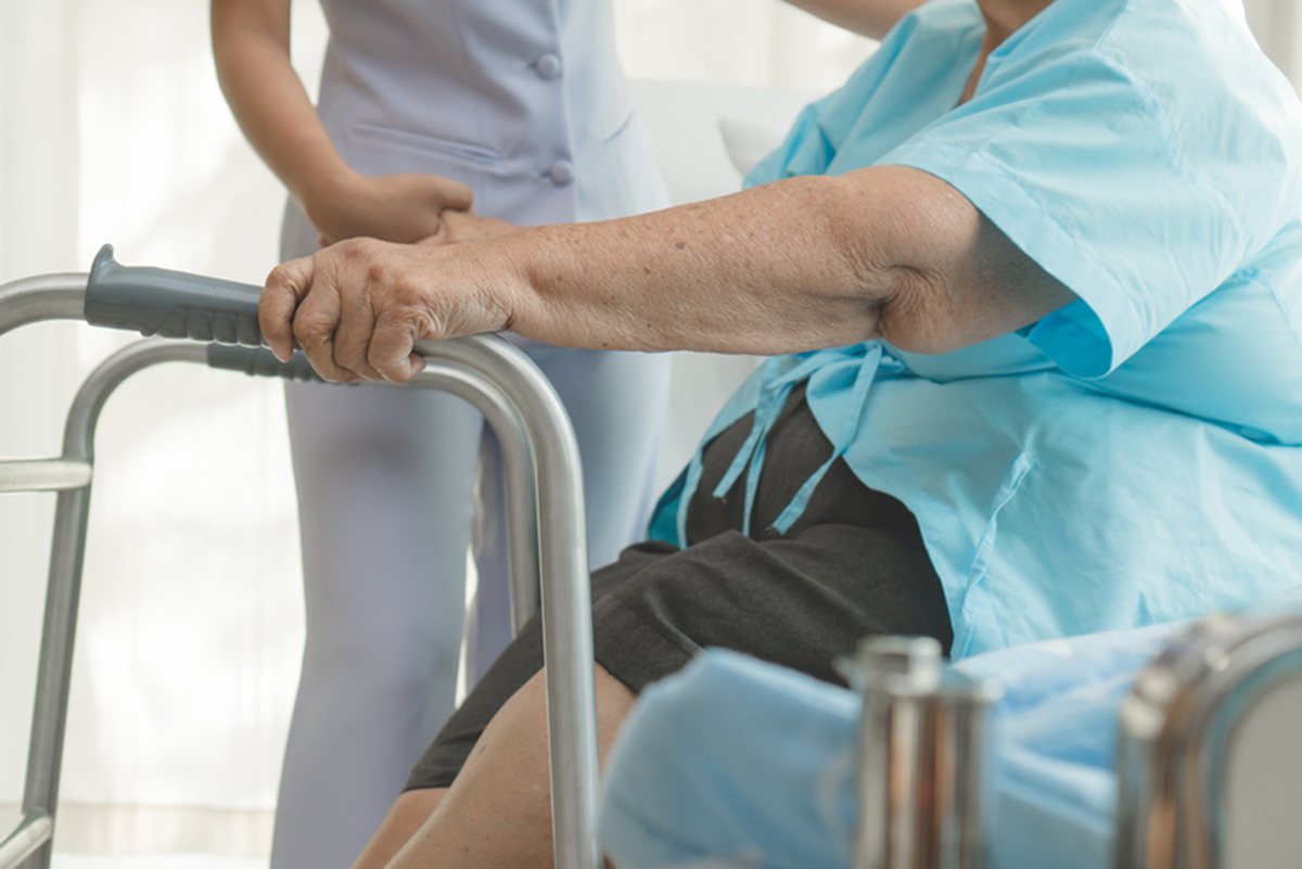Arthritis Treatment: 6 Things You Should Know About Hip Replacement