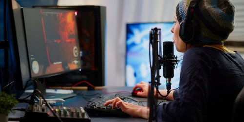 Gamer? These EZ Exercises Will Slash Your (Very Real) Risk Of Carpal Tunnel Syndrome