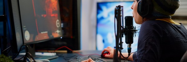 Gamer? These EZ Exercises Will Slash Your (Very Real) Risk Of Carpal Tunnel Syndrome