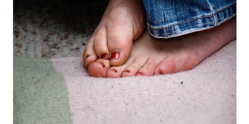 Do You Suffer From Cold Hands And Feet In Winter? Time To Find A Cure!