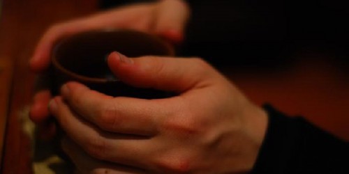 Cold Hands And Feet: The Sign Of Iron Deficiency?