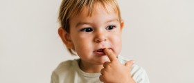 4 причины удаления накипи в молочных зубах
