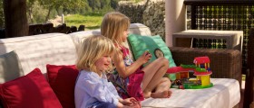 A No-Nonsense Guide To Discussing Death And Dying With Your Kids