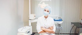 Сколько зубных имплантатов можно безопасно установить за одно посещение?