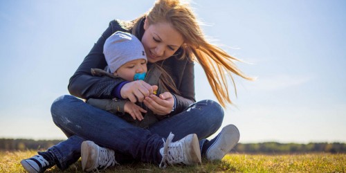 A New Parents' Guide To Dealing With Nosy People