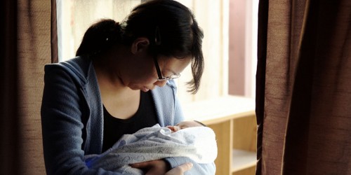 Working At Home With A Newborn: Is It Possible?