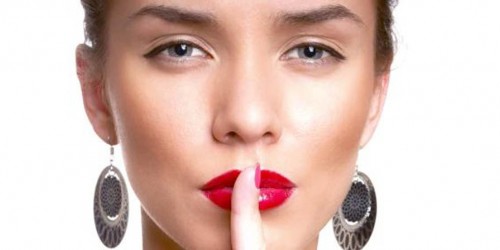 Women Wearing Red Lipstick Look Younger. Why?