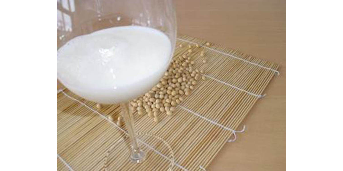 Soy vs Cow's Milk: Which is Better? - HealthXchange