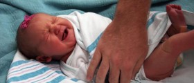 Could Swaddling Damage Your Baby's Hips?