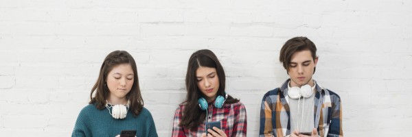 The Dangers of Early Social Media Access: Why Raising the Age Limit is Essential for Teen Well-Being