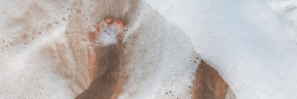 Вибриоз: как защитить себя от потенциально смертельной инфекции, вызываемой плотоядными бактериями, находясь на пляже или в море