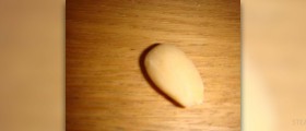 Almond oil for dark circles