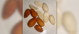 Almond oil for eyes