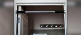 Chin up bars for doorways