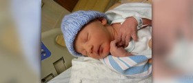 Do newborns need to wear hats?
