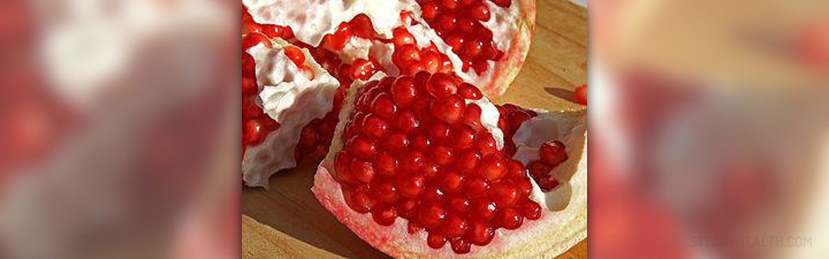 Pomegranate benefits for men | General center | SteadyHealth.com