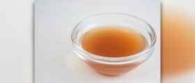 Raw organic apple cider vinegar