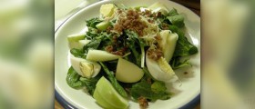 Spinach salad calories
