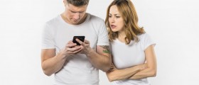 Jealousy In Relationships, When It's Healthy And When It's Not