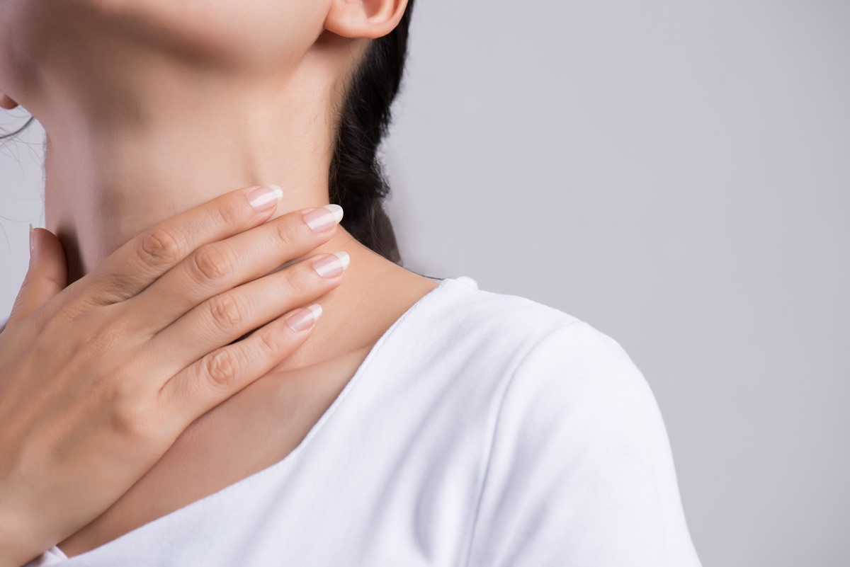 what-causes-tightness-in-throat-and-how-can-you-manage-this-symptom