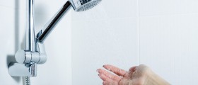 Masturbating With The Showerhead: Is It Safe, And How Do You Do It?