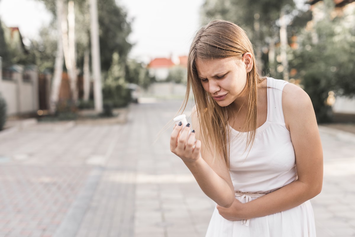 stomach-and-abdominal-pains-after-swallowing-hard-pills