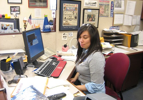 Exercise At Your Desk 9 Ideas For Stretching Muscle