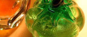 Health Risks of Perfumes: Chemicals Hidden In Perfumes And Their Health Effects