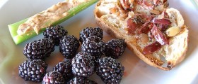 Thirteen Tasty Choices For Healthy Office Snacks