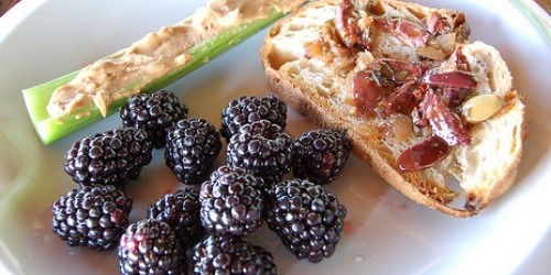 Thirteen Tasty Choices For Healthy Office Snacks