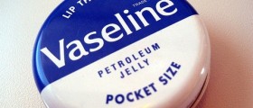 my artist told me to use petroleum jelly on my tattoo and i am my artist told me to use petroleum jelly on my tattoo and i am