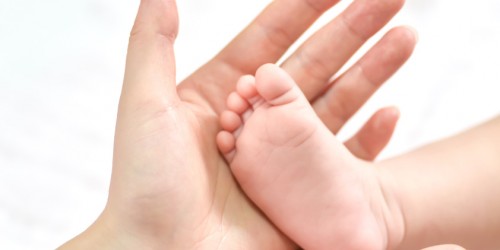 Can "pigeon toes" or intoeing delay your baby's learning to walk?