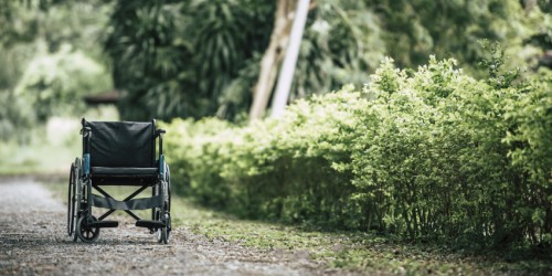 7 Tips To Manage Involuntary Movements (Dyskinesia) When You Have Parkinson's Disease