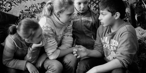 A No-Nonsense Guide To Discussing Death And Dying With Your Kids