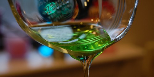 Why You Should Have Tea Tree Oil In Your Medicine Cabinet