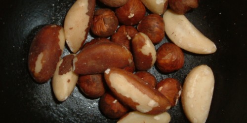 Is it safe to eat nuts during pregnancy?