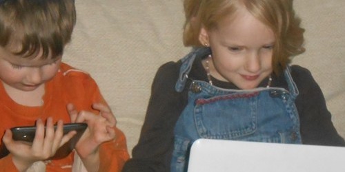 Pediatricians Help You Manage Your Kids' Internet Consumption