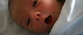Breastfeeding Vs. Bottle Feeding