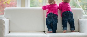 Mom has twins - from two different uteruses