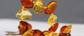 Do amber teething necklaces work?