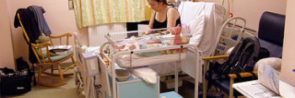 What vaccines do babies receive after birth in hospital?