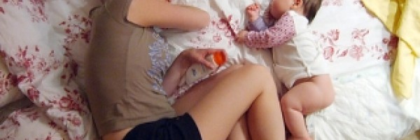 How to make cosleeping with a baby safe