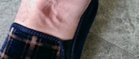 What causes muscle twitches