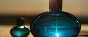 Composing perfumes review